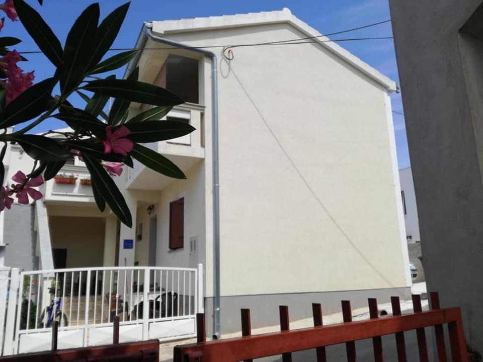 Apartment Dukic Sveti Filip i Jakov Exterior foto